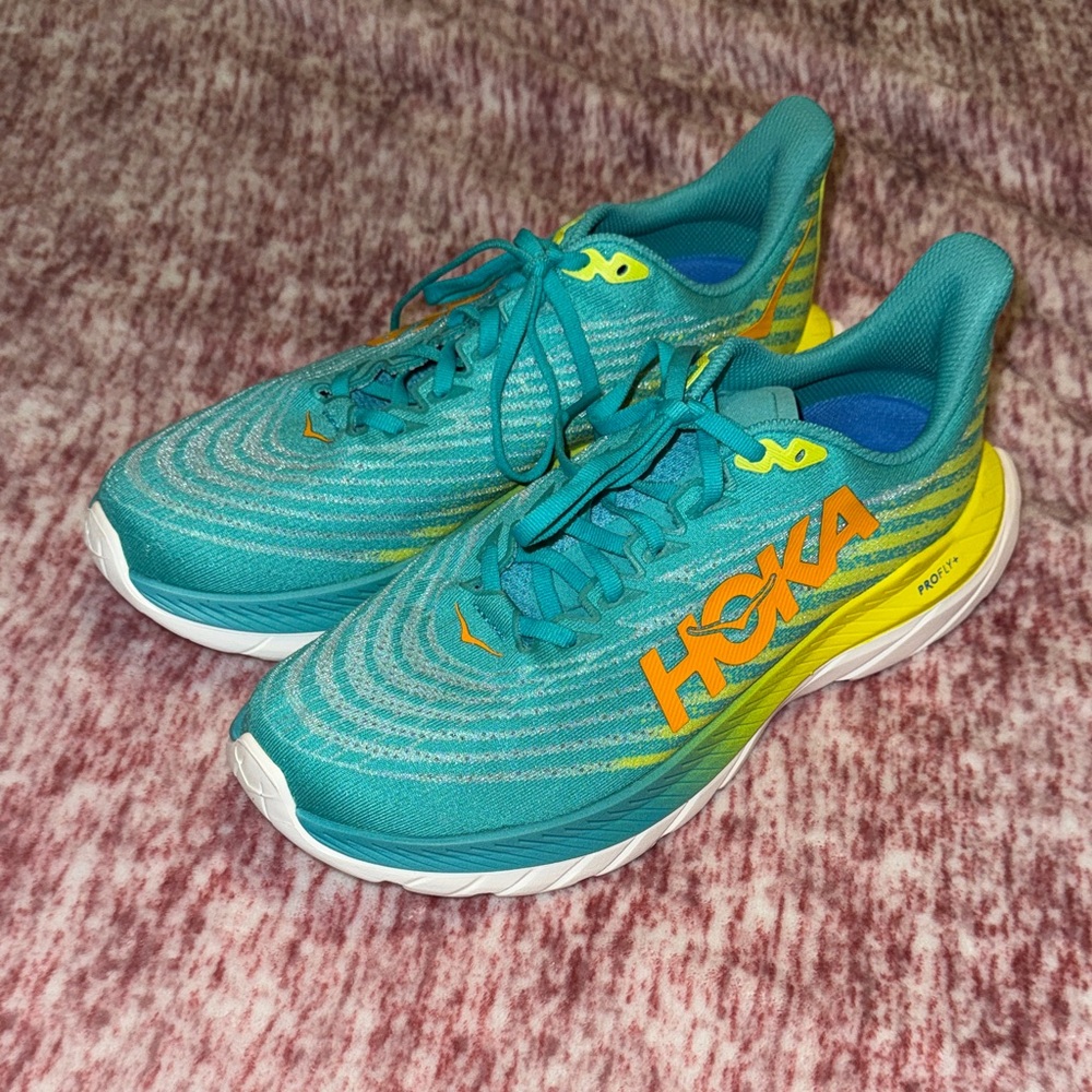 New Women’s Size 9.5 Mach 5 HOKA Teal Running Shoes with Yellow & Orange Accents